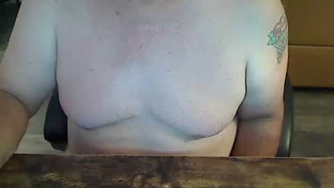 Snapshot of perfecto1957 chatting on 11/13/25, 05:12 perfecto1957 online show from 11/13/25, 05:12