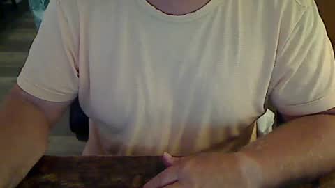 Snapshot of perfecto1957 chatting on 11/22/25, 05:01 perfecto1957 online show from 11/22/25, 05:01