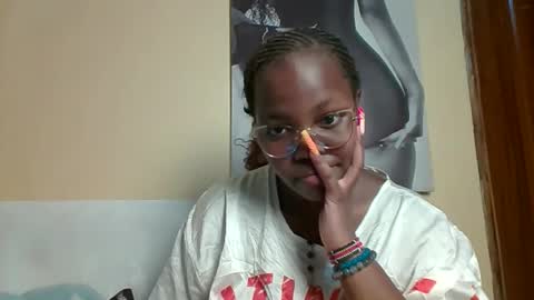 Snapshot of periwinkle20 chatting on 11/23/25, 11:32 Taurus online show from 11/23/25, 11:32