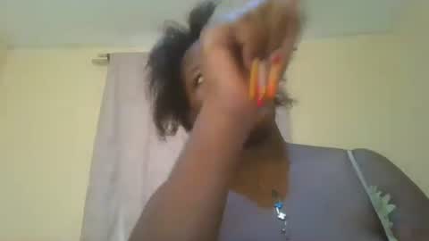 Snapshot of periwinkle20 chatting on 12/01/25, 06:40 Taurus online show from 12/01/25, 06:40