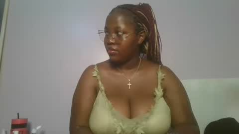 Snapshot of periwinkle20 chatting on 12/14/25, 03:06 Taurus online show from 12/14/25, 03:06