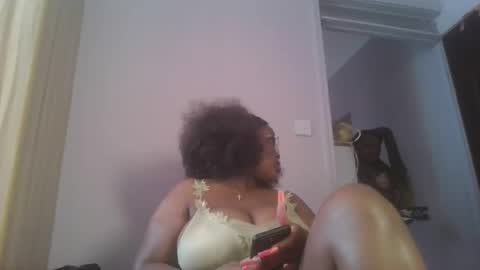 Snapshot of periwinkle20 chatting on 02/09/26, 01:59 Taurus online show from 02/09/26, 01:59