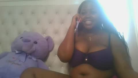 Snapshot of periwinkle20 chatting on 02/20/26, 01:55 Taurus online show from 02/20/26, 01:55