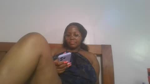 Snapshot of periwinkle20 chatting on 02/21/26, 02:01 Taurus online show from 02/21/26, 02:01