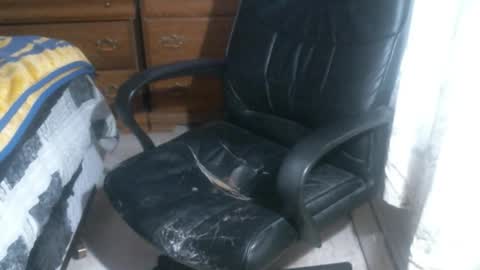 Snapshot of perkymalenipples chatting on 12/18/25, 03:07 perkymalenipples online show from 12/18/25, 03:07