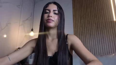 perla_lovely online show from 06/11/26, 02:15