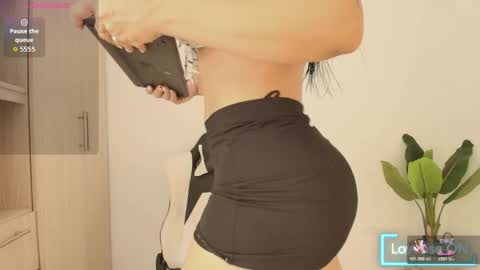 PERLA online show from 10/21/25, 02:18