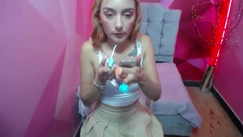 Snapshot of perla_red chatting on 01/29/25, 03:04 PERLA RED online show from 01/29/25, 03:04