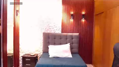 Perla online show from 09/09/25, 07:35