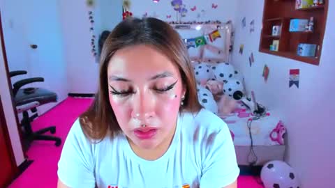 PERLA online show from 06/25/26, 05:12