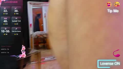 Perla Franco online show from 11/19/25, 02:11