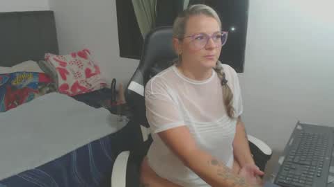 Snapshot of perlagoloza05 chatting on 01/21/25, 12:46 goloza online show from 01/21/25, 12:46