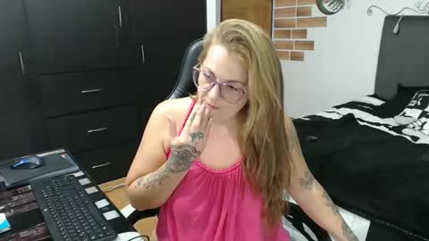 Snapshot of perlagoloza05 chatting on 02/05/26, 04:17 goloza online show from 02/05/26, 04:17