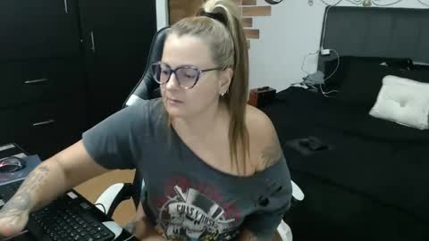 Snapshot of perlagoloza05 chatting on 03/03/26, 02:50 goloza online show from 03/03/26, 02:50