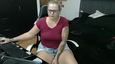 Snapshot of perlagoloza05 chatting on 03/04/26, 02:17 goloza online show from 03/04/26, 02:17