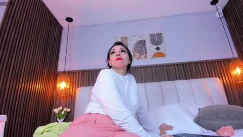 PerlaPreciosa online show from 06/17/26, 04:04
