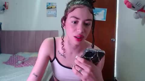 perlaweb_09 online show from 12/17/25, 02:17