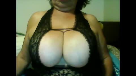 Snapshot of perlita070822 chatting on 12/28/24, 05:12 perlita070822 online show from 12/28/24, 05:12