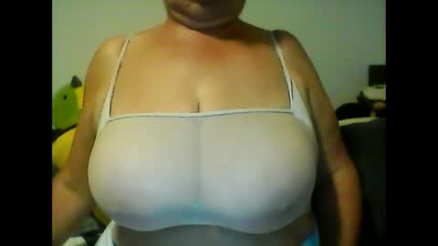 Snapshot of perlita070822 chatting on 02/07/25, 04:59 perlita070822 online show from 02/07/25, 04:59