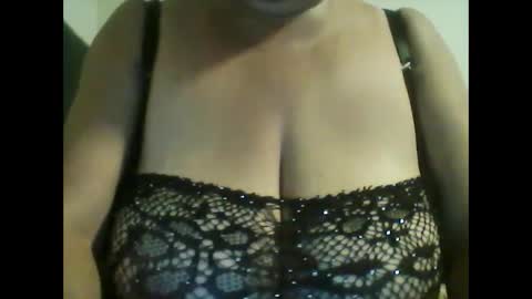 Snapshot of perlita070822 chatting on 09/26/25, 04:05 perlita070822 online show from 09/26/25, 04:05