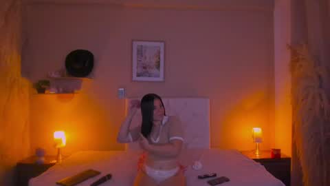 Snapshot of persefone_saira chatting on 04/17/26, 11:13 Marie online show from 04/17/26, 11:13