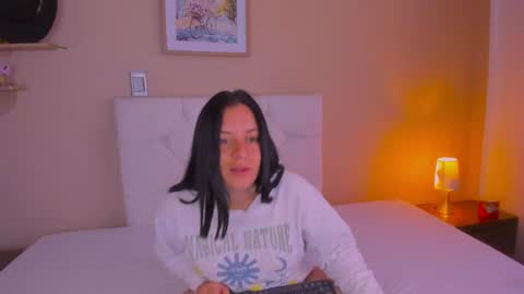Snapshot of persefone_saira chatting on 04/25/26, 12:52 Marie online show from 04/25/26, 12:52