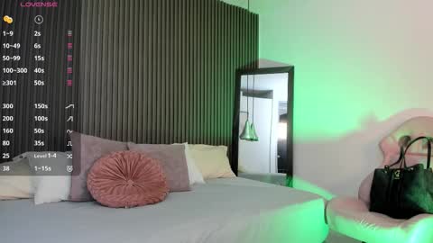 Lizza online show from 10/30/25, 11:33