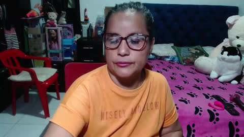 Snapshot of pervert_mommy_x chatting on 02/15/25, 10:22 SAMY online show from 02/15/25, 10:22