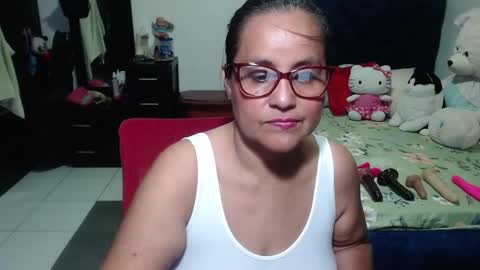 Snapshot of pervert_mommy_x chatting on 09/10/25, 11:21 SAMY online show from 09/10/25, 11:21