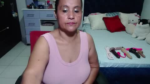 Snapshot of pervert_mommy_x chatting on 10/15/25, 11:21 SAMY online show from 10/15/25, 11:21