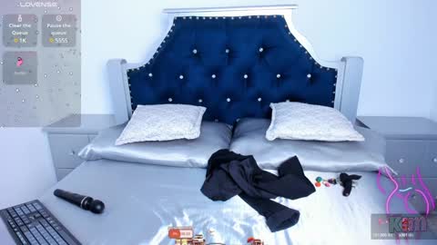 Snapshot of pervert_pantyhose chatting on 01/25/25, 03:19 Kimberly online show from 01/25/25, 03:19