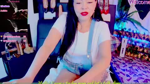 Snapshot of pervertmom_ chatting on 02/27/25, 12:21 ESMERALDA online show from 02/27/25, 12:21