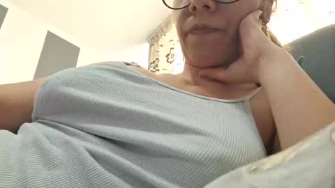 Lisa -  online show from 02/19/25, 10:34