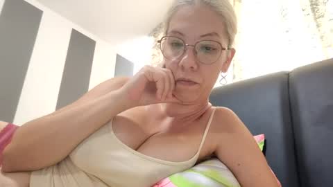 Snapshot of pervygirl69 chatting on 08/04/26, 08:28 Lisa - online show from 08/04/26, 08:28