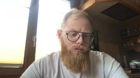 Snapshot of peschiii chatting on 05/20/26, 11:27 Peschi online show from 05/20/26, 11:27