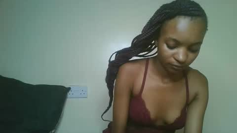 Snapshot of petal_palette chatting on 05/12/26, 12:13 Lolly online show from 05/12/26, 12:13