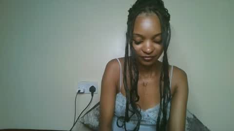 Snapshot of petal_palette chatting on 06/15/26, 07:49 Lolly online show from 06/15/26, 07:49