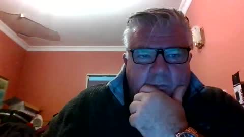 Snapshot of pete112991 chatting on 10/22/25, 12:05 pete112991 online show from 10/22/25, 12:05