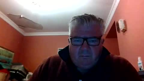 Snapshot of pete112991 chatting on 10/27/25, 02:21 pete112991 online show from 10/27/25, 02:21