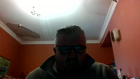 Snapshot of pete112991 chatting on 04/06/26, 02:18 pete112991 online show from 04/06/26, 02:18