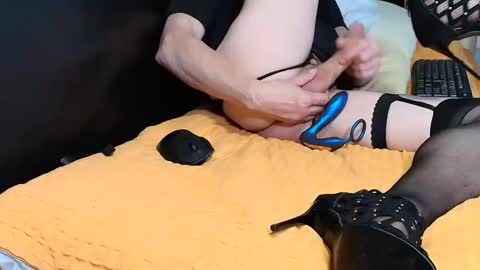 peter196888 online show from 09/13/25, 10:42