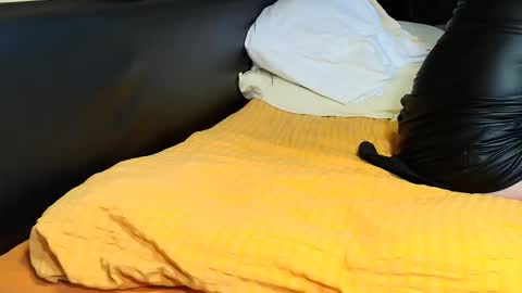 peter196888 online show from 09/19/25, 10:43