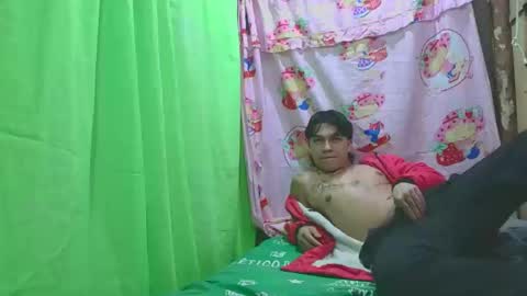 Snapshot of peteresmitd17 chatting on 12/14/25, 02:17 peteresmitd17 online show from 12/14/25, 02:17