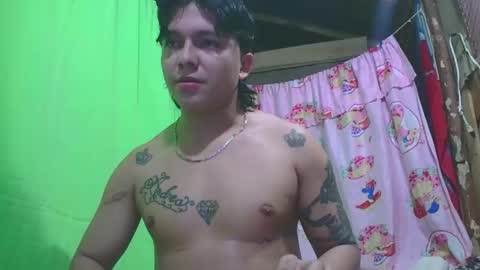 Snapshot of peteresmitd17 chatting on 12/17/25, 04:51 peteresmitd17 online show from 12/17/25, 04:51