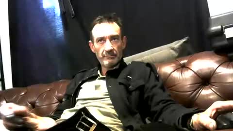 Snapshot of peterrobertson939 chatting on 04/11/26, 01:54 peterrobertson939 online show from 04/11/26, 01:54