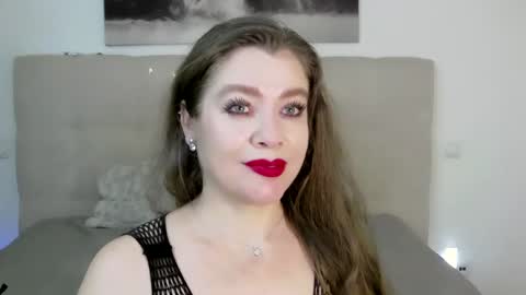 Snapshot of petersemily chatting on 01/23/25, 09:39 Peters Emily online show from 01/23/25, 09:39