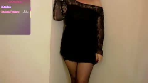 Snapshot of petersemily chatting on 11/27/25, 11:29 Peters Emily online show from 11/27/25, 11:29