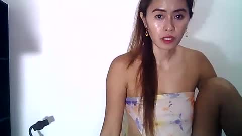 Snapshot of petite1987 chatting on 09/29/25, 07:57 mhariz online show from 09/29/25, 07:57