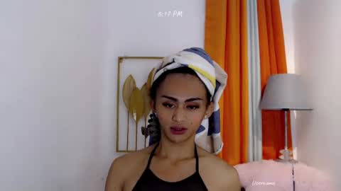 Snapshot of petite_barbie88 chatting on 07/12/26, 10:17 petite_barbie88 online show from 07/12/26, 10:17