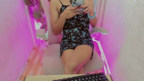Snapshot of petite_barbie88 chatting on 07/22/26, 10:29 petite_barbie88 online show from 07/22/26, 10:29